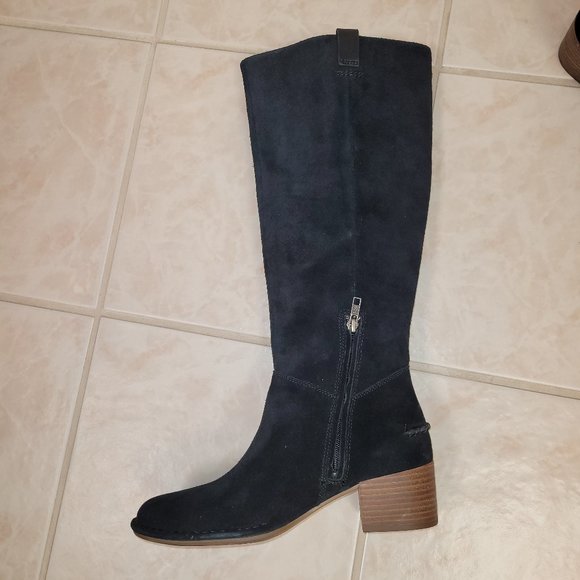 Black Suede UGG elegant boots, NWT, size 9 - Picture 3 of 14